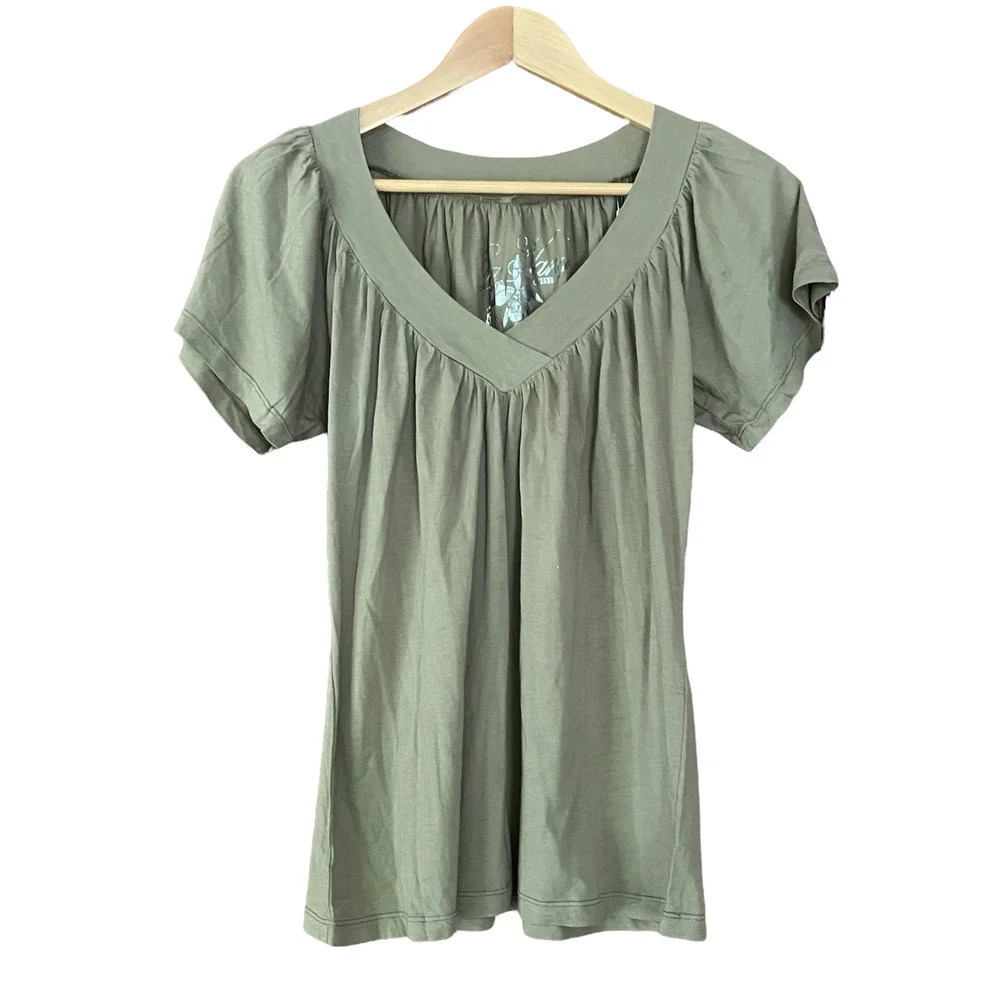 Da Nang Short Sleeve V-Neck Cotton T Shirt Size XS NEW